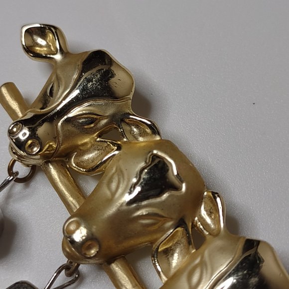 Vintage Gold Tone 3 Cows With Bells Brooch - Picture 4 of 13